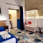 Montesantini House