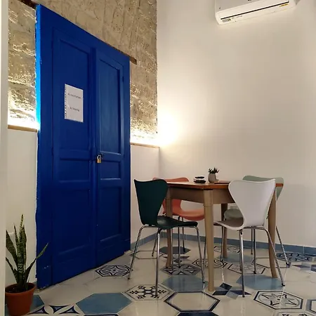 Montesantini House Neapol