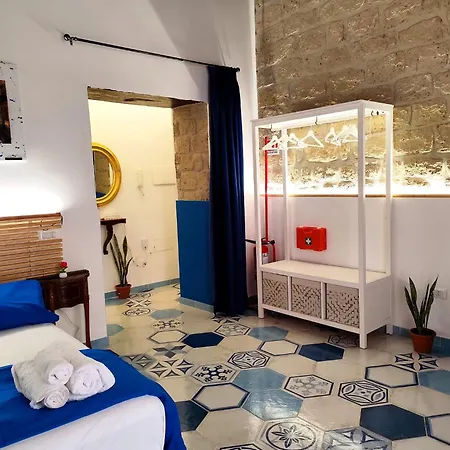 Montesantini House
